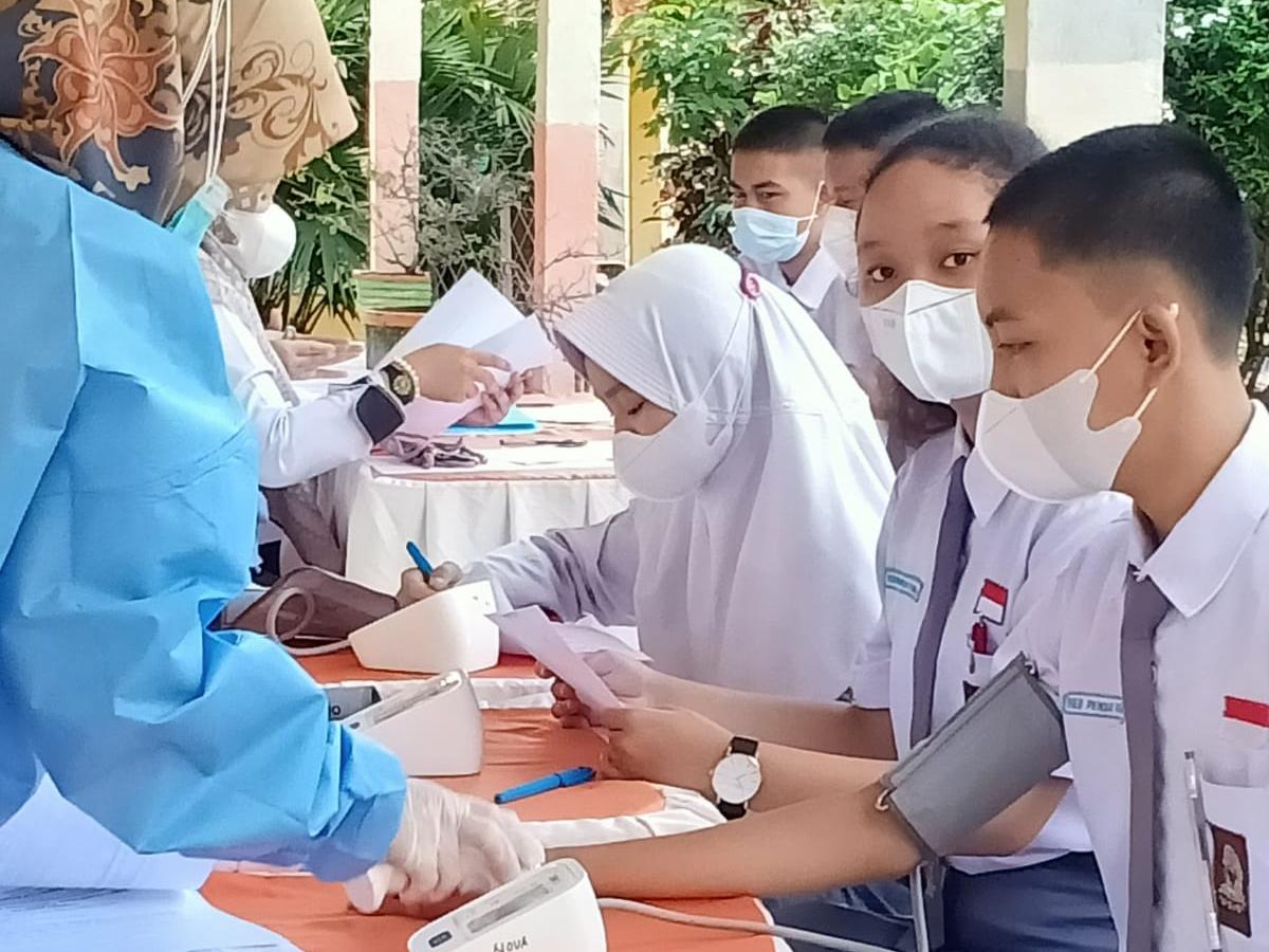 Kegiatan Vaksinasi Siswa SMAN 1 Muara Enim