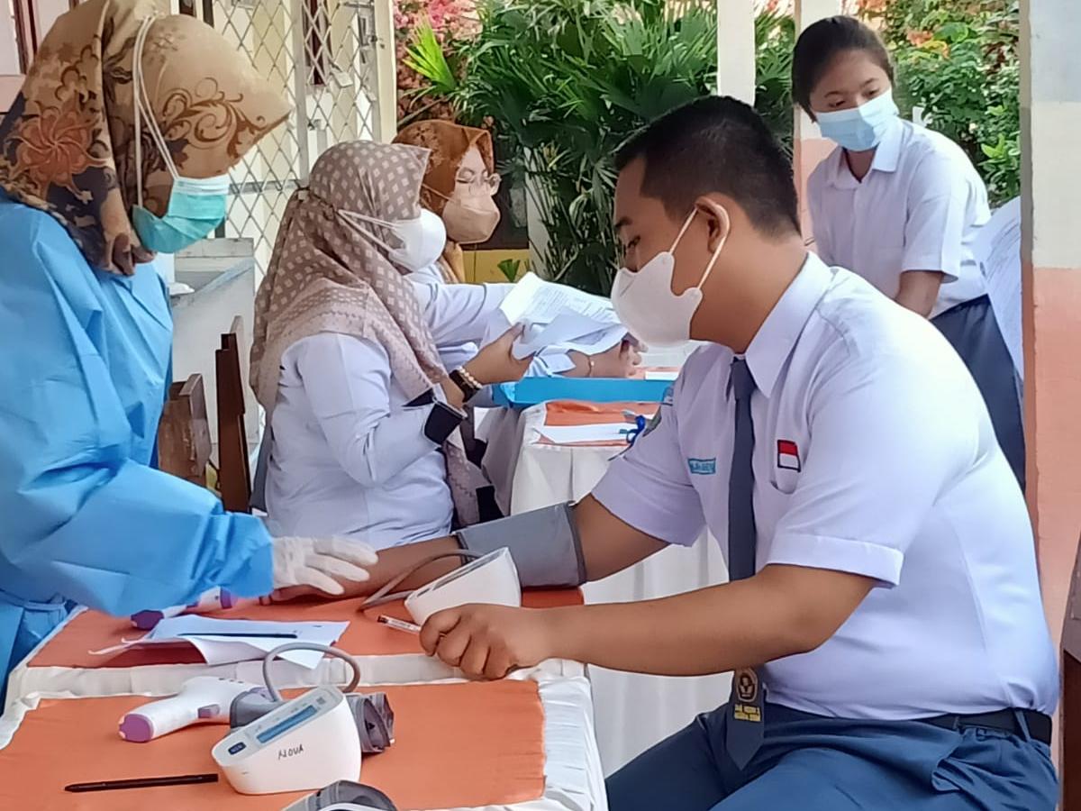 Kegiatan Vaksinasi Siswa SMAN 1 Muara Enim